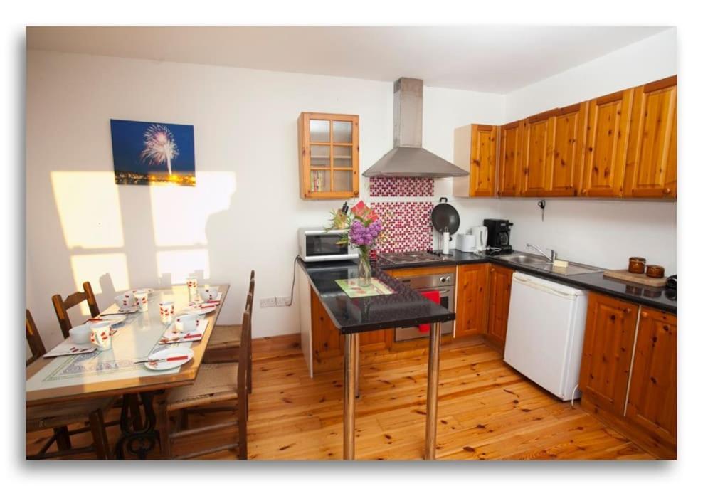 Cosy Self Contained Cottage With Stunning Views Killaloe Exteriér fotografie